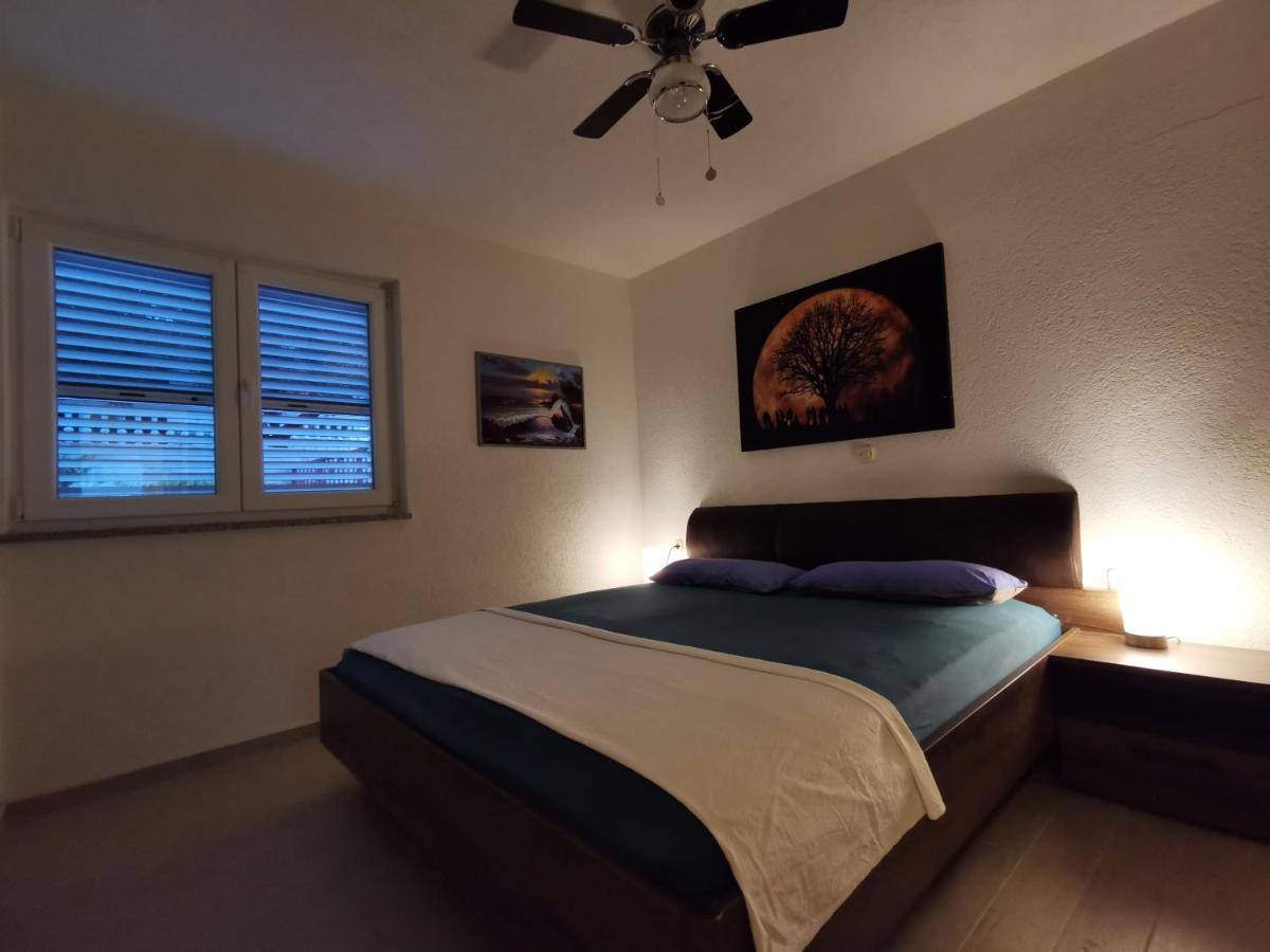 Apartment Mira - Sea View トロギール エクステリア 写真
